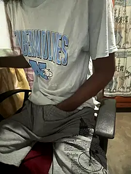 Snapshot of Inuchethi chatting on December 2, 12:41 am Inuchethi online show from December 2, 12:41 am