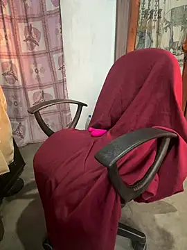 Snapshot of Inuchethi chatting on February 4, 1:23 am Inuchethi online show from February 4, 1:23 am