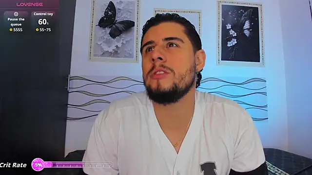 Snapshot of Ryan_evannss_ chatting on June 27, 12:33 pm Ryan evannss online show from June 27, 12:33 pm