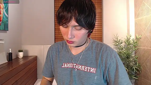 Snapshot of Brunodeluca_ chatting on May 31, 7:48 pm Brunodeluca online show from May 31, 7:48 pm