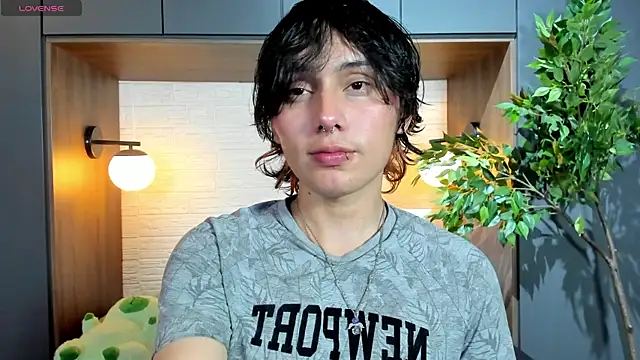 Snapshot of Brunodeluca_ chatting on June 22, 7:44 pm Brunodeluca online show from June 22, 7:44 pm