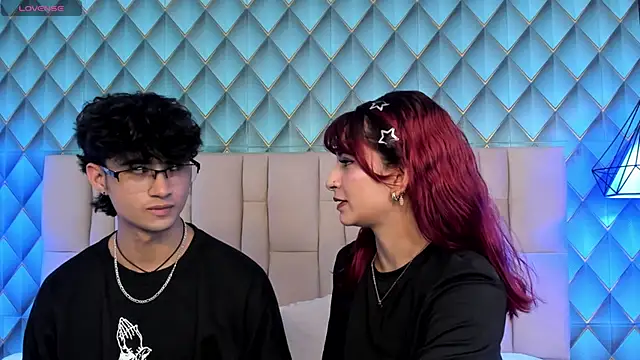 Snapshot of Sofia-Ethan chatting on June 19, 6:56 pm Sofia-Ethan online show from June 19, 6:56 pm