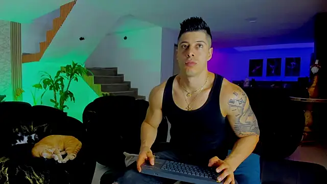 Snapshot of lukas_green11 chatting on July 6, 7:49 pm lukas green11 online show from July 6, 7:49 pm