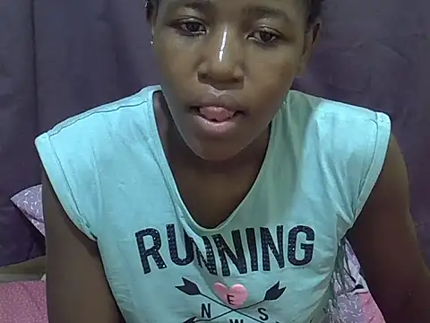 Snapshot of Sweet-tatiana chatting on June 12, 9:25 pm Sweet-tatiana online show from June 12, 9:25 pm