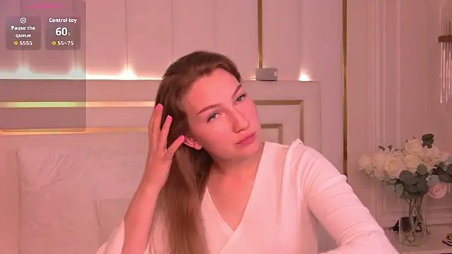 Snapshot of JessicaMartin chatting on June 19, 6:18 am JessicaMartin online show from June 19, 6:18 am