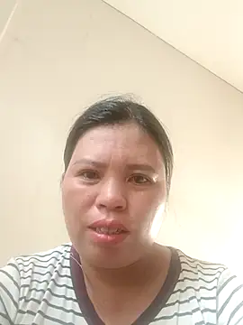 -Yeyi- online show from May 31, 10:22 am
