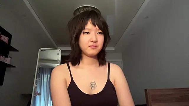 Snapshot of neonami chatting on June 17, 7:55 am neonami online show from June 17, 7:55 am