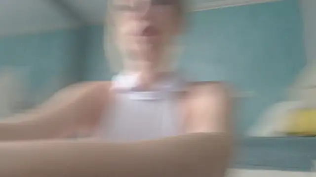 Snapshot of LaraLanee chatting on June 28, 8:04 pm LaraLanee online show from June 28, 8:04 pm
