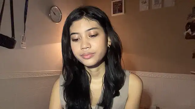 Snapshot of AllisonLundrigan chatting on May 18, 12:22 pm AllisonLundrigan online show from May 18, 12:22 pm