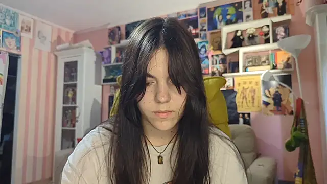 Snapshot of CariePremer chatting on May 16, 1:43 pm CariePremer online show from May 16, 1:43 pm
