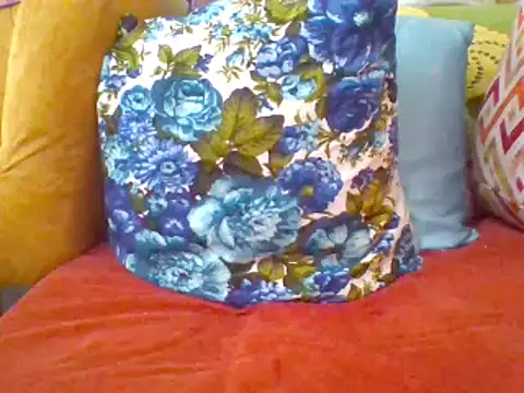 Snapshot of CreampyQueen1 chatting on June 3, 8:06 am CreampyQueen1 online show from June 3, 8:06 am