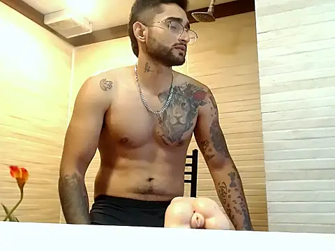 Snapshot of RaulDickins chatting on May 19, 2:45 pm RaulDickins online show from May 19, 2:45 pm