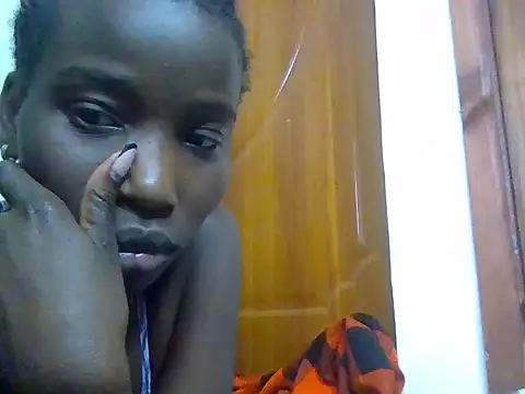 Snapshot of slimy_gal12 chatting on June 21, 7:38 pm slimy gal12 online show from June 21, 7:38 pm