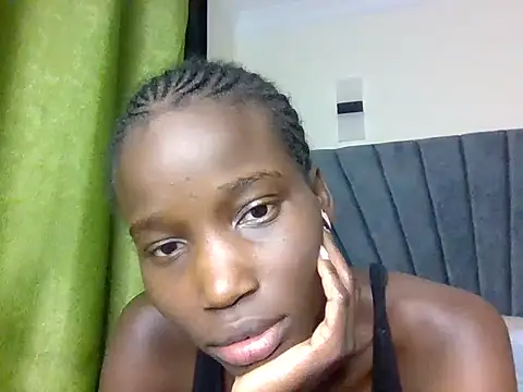 Snapshot of slimy_gal12 chatting on June 29, 10:15 am slimy gal12 online show from June 29, 10:15 am