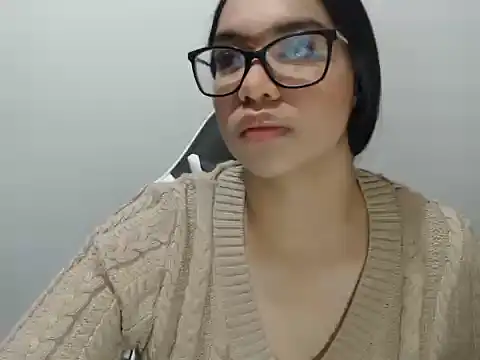 Snapshot of karen_golden1 chatting on June 7, 4:49 am karen golden1 online show from June 7, 4:49 am