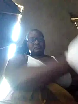 Snapshot of Judith123 chatting on June 17, 6:49 am Judith123 online show from June 17, 6:49 am