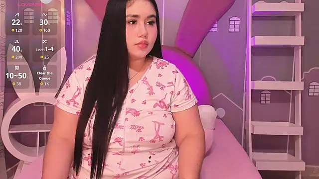 Snapshot of lizzy_sweet4u chatting on June 24, 11:59 pm lizzy sweet4u online show from June 24, 11:59 pm