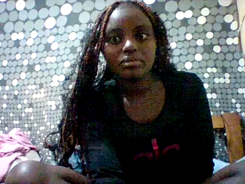 Snapshot of liligal chatting on June 10, 4:34 am liligal online show from June 10, 4:34 am
