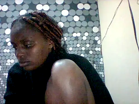 Snapshot of liligal chatting on June 14, 7:05 pm liligal online show from June 14, 7:05 pm