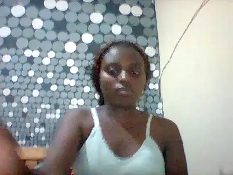 Snapshot of liligal chatting on June 16, 8:00 pm liligal online show from June 16, 8:00 pm