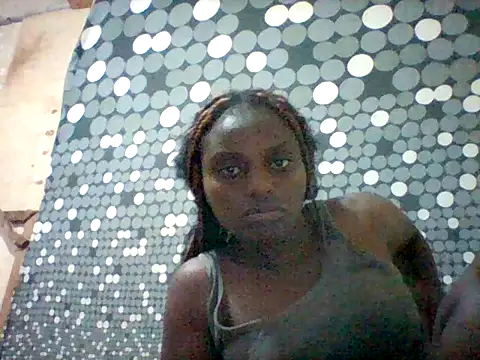 Snapshot of liligal chatting on June 18, 8:57 pm liligal online show from June 18, 8:57 pm