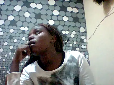 Snapshot of liligal chatting on June 20, 8:50 am liligal online show from June 20, 8:50 am