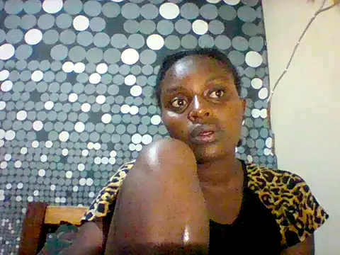 Snapshot of liligal chatting on June 25, 8:57 pm liligal online show from June 25, 8:57 pm