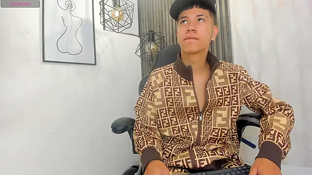 milosexy  online show from May 21, 2:02 pm