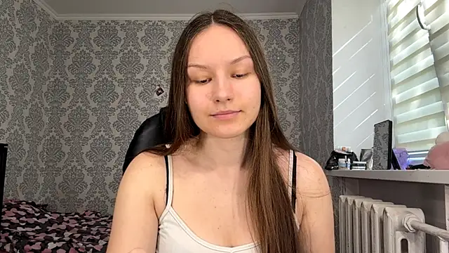ShaylaChong online show from June 24, 6:01 am