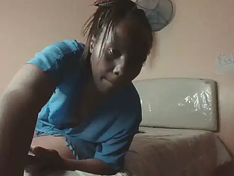 pinky-lips online show from May 19, 4:46 pm