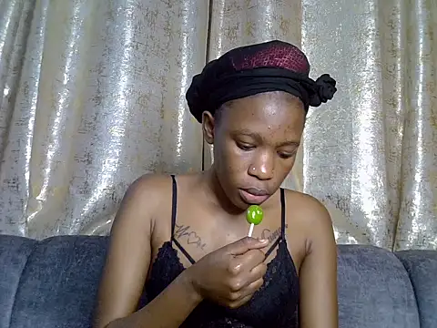 Snapshot of Sexy_dotta chatting on July 20, 10:39 am Sexy dotta online show from July 20, 10:39 am