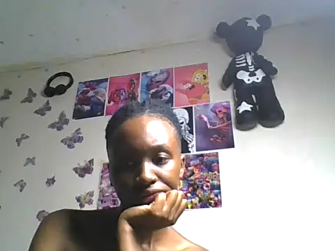 Snapshot of loversoncam chatting on June 9, 4:35 am loversoncam online show from June 9, 4:35 am