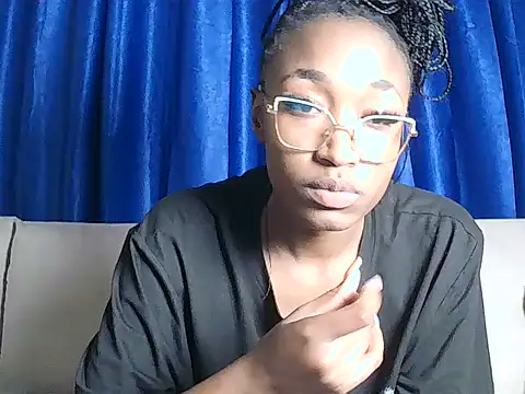 Snapshot of pinky_aura22 chatting on July 3, 8:48 pm pinky aura22 online show from July 3, 8:48 pm