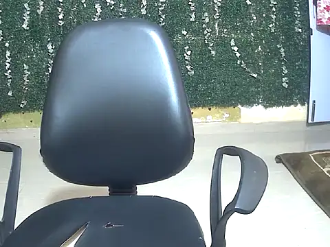Snapshot of shallykaur chatting on June 27, 5:12 am shallykaur online show from June 27, 5:12 am