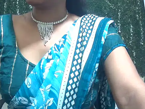 Snapshot of shallykaur chatting on June 29, 10:15 am shallykaur online show from June 29, 10:15 am