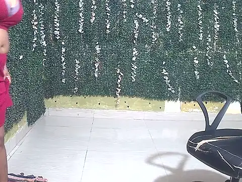 Snapshot of shallykaur chatting on July 3, 3:57 am shallykaur online show from July 3, 3:57 am