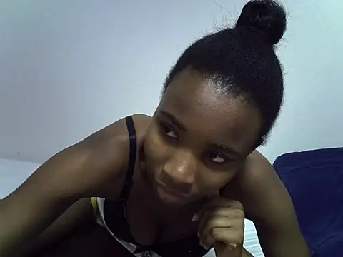 Snapshot of lee_shaz chatting on June 23, 4:05 pm lee shaz online show from June 23, 4:05 pm