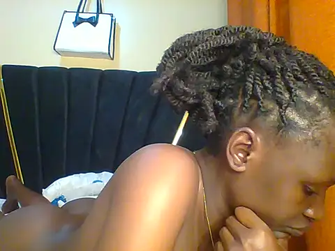 petite cuteass online show from June 10, 5:56 pm