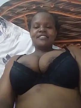 Lynnnasty online show from May 23, 11:36 am