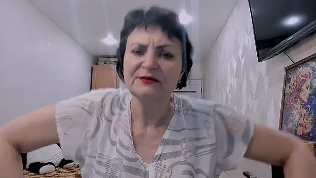 Snapshot of Helen_Beller chatting on May 16, 9:57 pm Helen Beller online show from May 16, 9:57 pm
