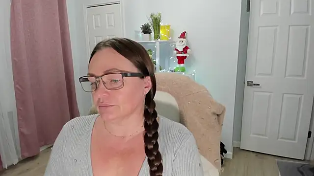 Snapshot of Vika73 chatting on December 13, 9:41 pm Vika73 online show from December 13, 9:41 pm