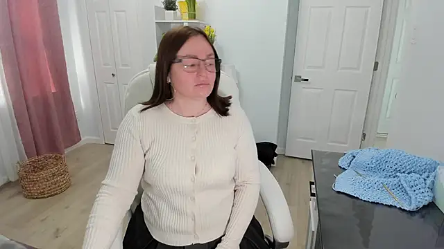 Snapshot of Vika73 chatting on February 14, 2:54 pm Vika73 online show from February 14, 2:54 pm