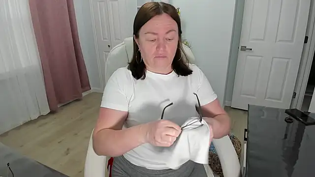 Snapshot of Vika73 chatting on March 1, 12:45 pm Vika73 online show from March 1, 12:45 pm