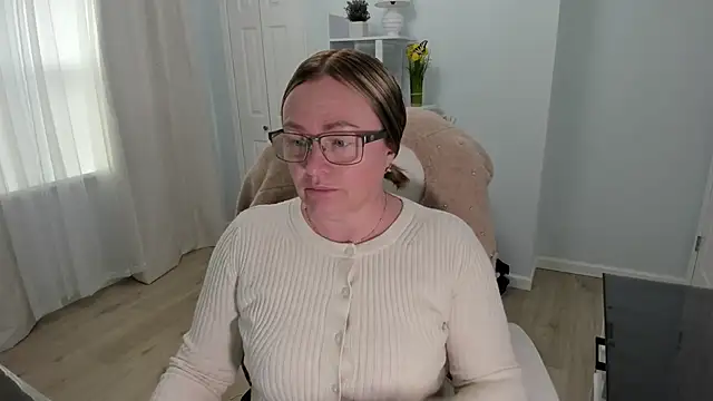 Snapshot of Vika73 chatting on March 16, 6:01 pm Vika73 online show from March 16, 6:01 pm