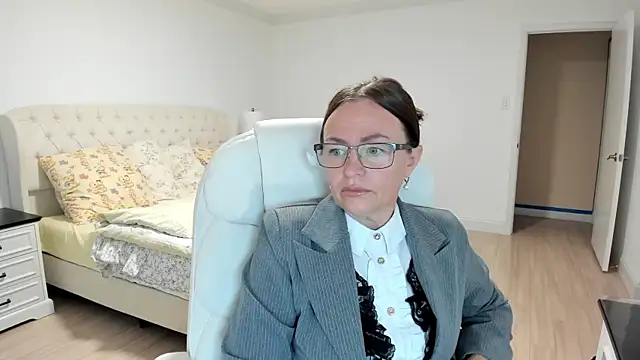 Snapshot of Vika73 chatting on September 20, 11:22 am Vika73 online show from September 20, 11:22 am