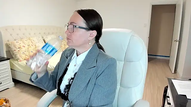 Snapshot of Vika73 chatting on September 22, 11:34 am Vika73 online show from September 22, 11:34 am