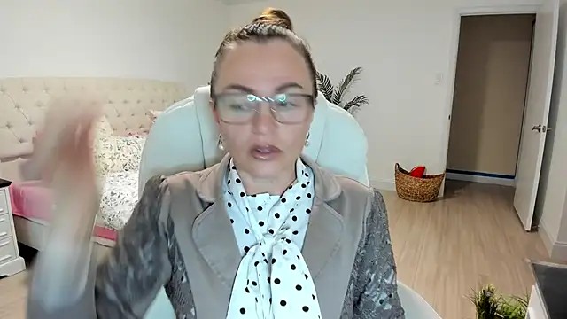 Snapshot of Vika73 chatting on September 26, 11:25 am Vika73 online show from September 26, 11:25 am