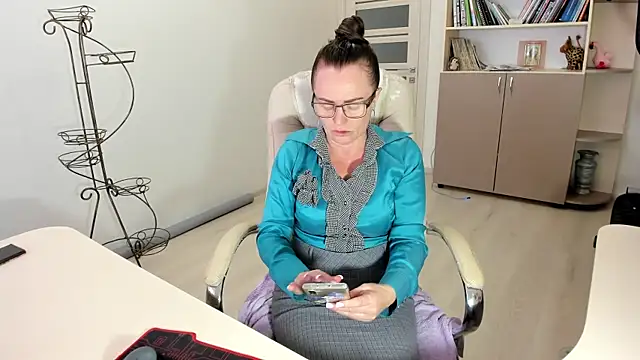 Snapshot of Vika73 chatting on November 11, 12:38 pm Vika73 online show from November 11, 12:38 pm