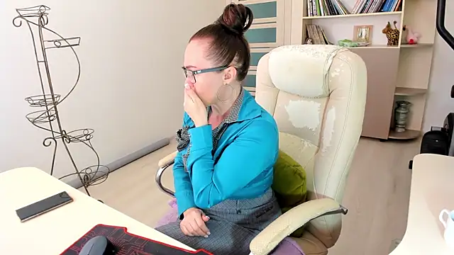 Snapshot of Vika73 chatting on November 13, 8:02 am Vika73 online show from November 13, 8:02 am