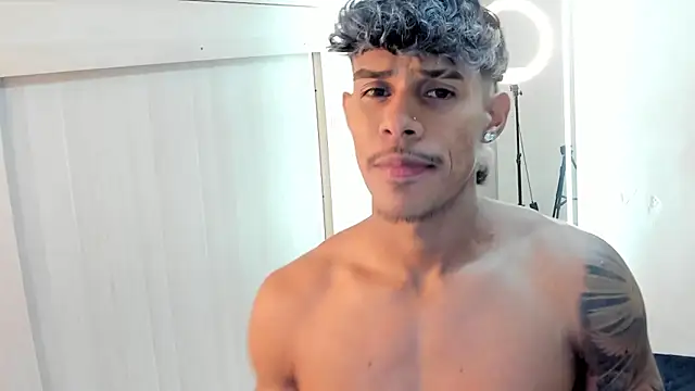 Snapshot of Joao_da_silva19 chatting on June 21, 1:03 pm Joao da silva19 online show from June 21, 1:03 pm